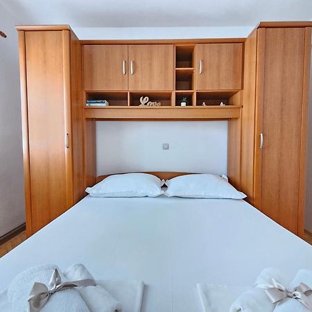 Apartments Brkulj Makarska Exterior foto