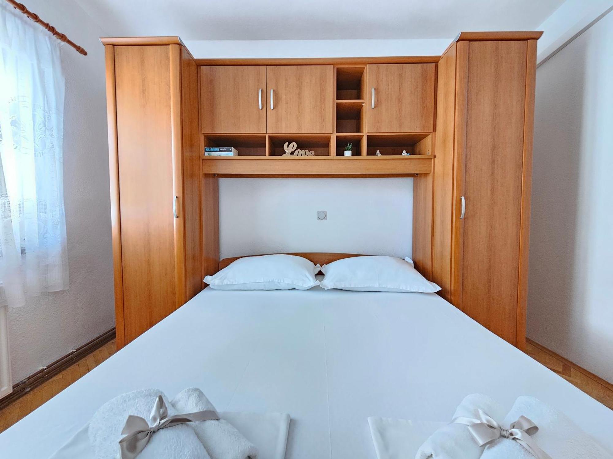 Apartments Brkulj Makarska Exterior foto